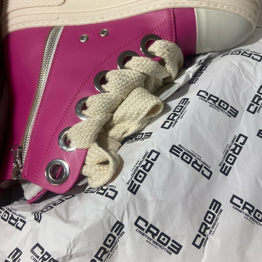 Hot pink calipso